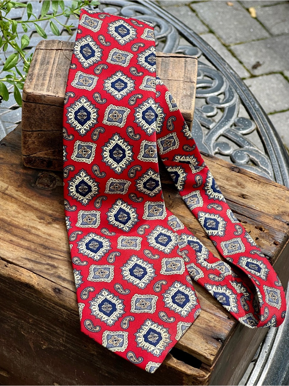 Rene Chagal Handmade Red Paisley Medallion Mens Necktie